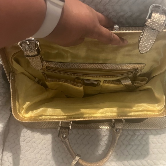 Chic Black and Gold Women's Satchel - Picture 14 of 16